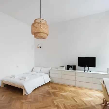 Apartment Zurawia Centre Tenement
