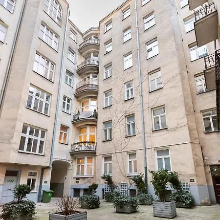 Zurawia Centre Tenement *